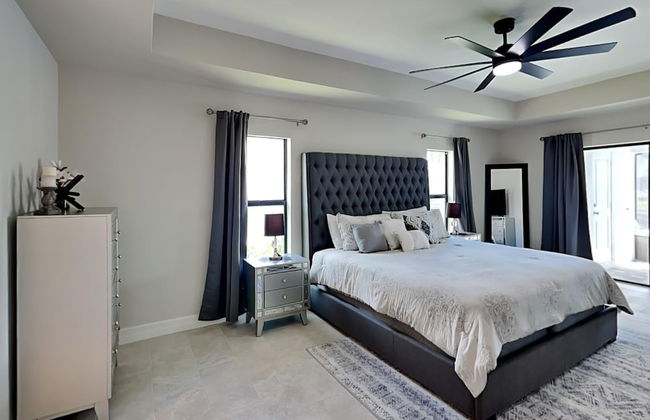 Calm Waters - Photo 2