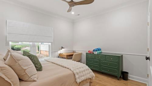 Raleigh Executive 2BR, Newly Furnished, Fenton & N Hills - Foto 3, wardrobe