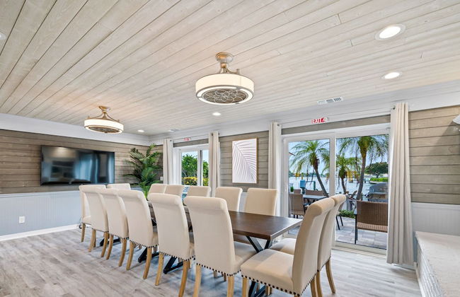 Chic 8BR with Heated Pool & Waterview - Photo 41