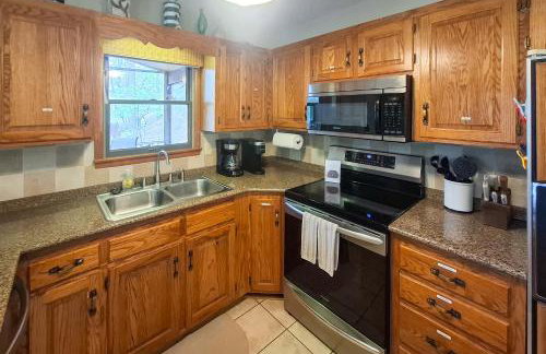 Boat Dock! Lakefront Group Getaway in Eldon - Photo 10