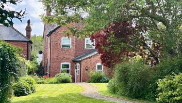 Lyndale House - Exclusive use, self catering, fpventures Stroud - Foto 2