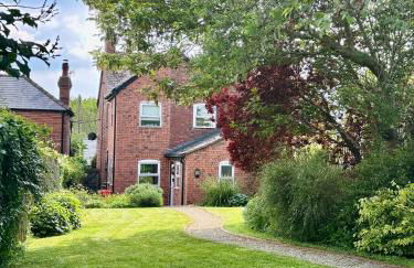 Lyndale House - Exclusive use, self catering, fpventures Stroud - Foto 2