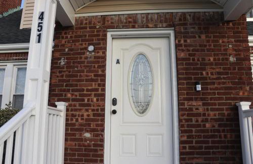 Spacious & Elegant 2 bedroom apartment in the heart of Uniondale - Foto 3