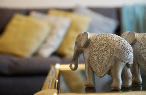 18PG Dreams Unlimited - Budget Flat w free parking - Slough Windsor Heathrow - Foto 14