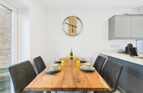 Beachside Retreat by Signature Stays - Modern Coastal Home - Foto 24