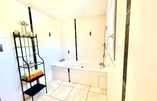 Private swimming pool & jacuzzi magnifique villa provençale - Foto 43