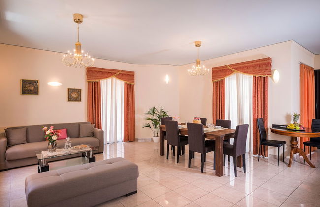 Steps to the Beach Spacious Home-Parking - Foto 28