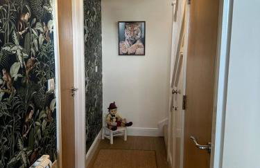 Unique Old Auction House - Photo 14