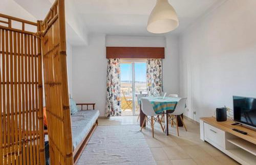 Only 10 min from Lisbon city centre, 15 min driving from the beaches! - Photo 5
