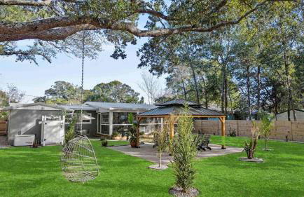 The Surf House: Stylish 2BR Haven - Foto 36