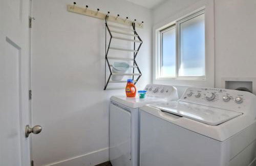 Luxury Ocean Views & Steps To The Sand - Tower 36 Upper Condo Unit - Photo 15