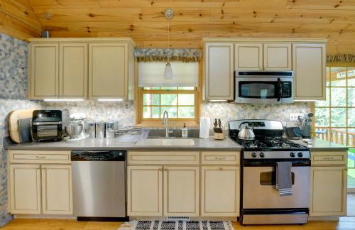 1 Mi to Public Beach Port Austin Cabin with Hot Tub - Foto 12