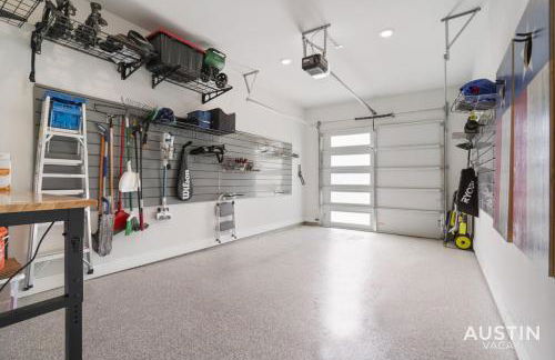 Luxurious Modernism with Private Hot Tub and Garage - Foto 51