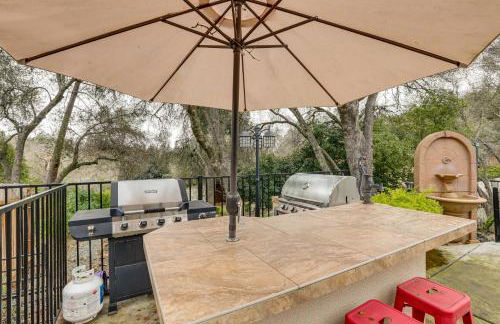 Hot Tub and Huge Patio Home 5 Mi to Old Town Auburn - Foto 27