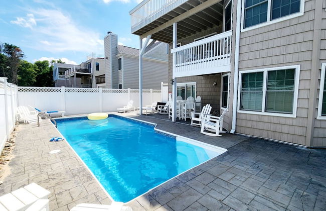 Coastal Escape w Pool Pool Table Walk to Beach - Foto 49