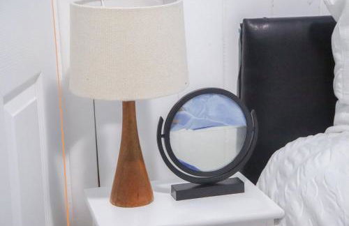 Beautiful 2 Bedroom house with big Garden & Parking fast wifi, and king size bed - Foto 20