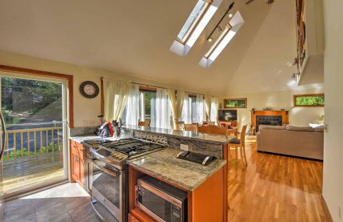 Families Welcome! East Falmouth Home 4 Mi to Beach - Foto 6