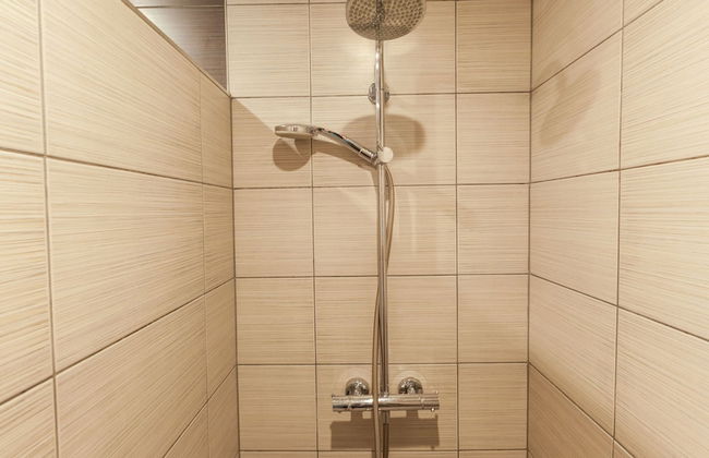 Quiet Cottage near Woods - Photo 14