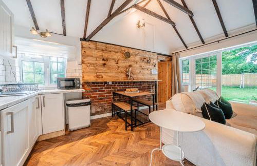 New Forest Cottage with Hot Tub, Fireplace and Private Garden - Foto 12