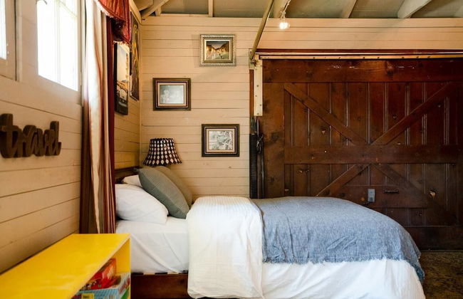 Casa de Henrichs & The Den Spacious Backyard - Foto 9