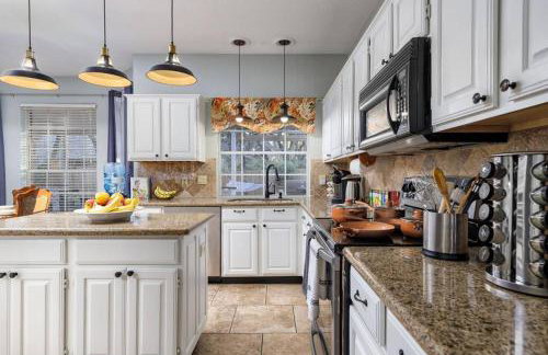 RARE FIND! Private Pool Hot Tub Spa Game Room Pool Heat Available Spring Special! - Foto 23