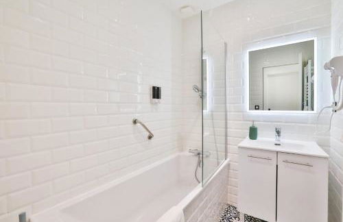 LE LUCIEN Eco-Appart'Hôtel - Angouleme - Centre - Wifi - Parking privé - Classé 4 étoiles - Foto 49