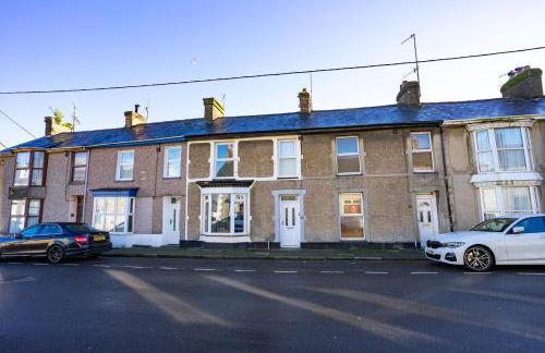 Newly-renovated, mid-terrace cottage in Porthmadog - Photo 3
