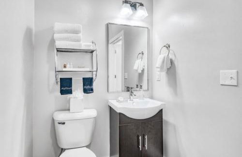 TWO CozySuites Charming Music Row Condos with parking - Foto 40