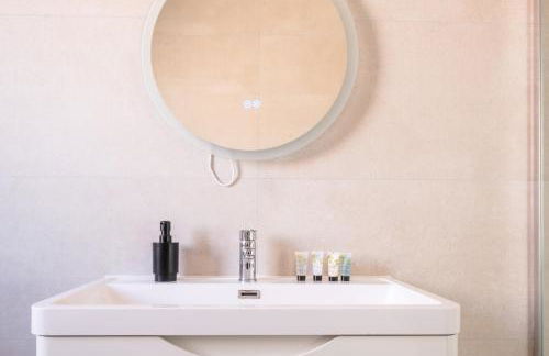 Luxury 4BDR House By Torr Property Group Short Lets & Serviced Accommodation With Free Gated Secure Parking & Private Patio Garden Liverpool - Foto 65