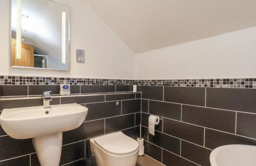 Chestnut Barn - Photo 25