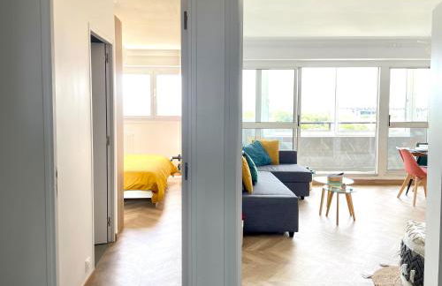 PARIS PANTIN Magnifique Appartement 4 pièces de 108m2 avec 2 PARKING intérieur - très cosy pour 1 à 12 personnes - Entièrement refait à neuf ENTIRE APARTMENT LUXURIOUS AND WARM - PANTIN PARIS 19 ème FREE WIFI GRATUIT - Foto 35