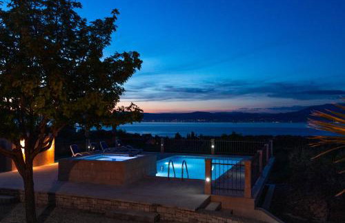 VILLA AGAPE - Three bedroom villa on 15k m2 olive grove - Incredible 360 view - Free parking - Private pool and jacuzzi - Foto 79