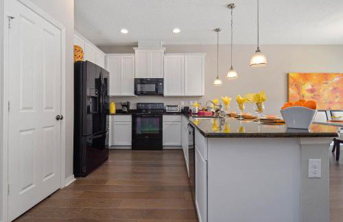 Stunning 4Bd Sleeps9 w Jacuzzi Close to Disney Compass Bay 5113 - Foto 11