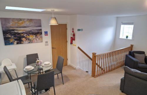 Hereford - Robin Coach House - Located On City Outskirts In North Hereford - Modern 2 Bedroom Property With Parking - Suitable For Small Family, Couple Or Contractors - Hosted by RENTMYHOUSE - Foto 8