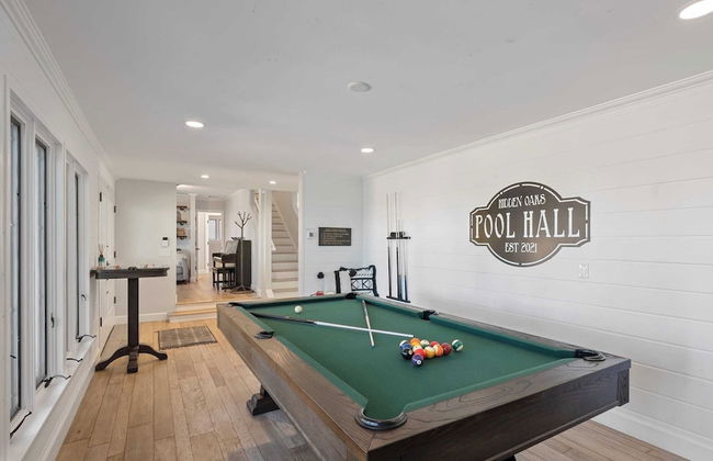 Hidden Oaks Farmhouse by Avantstay Hot Tub, Deck - Foto 5