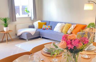 Oakley Vale House and Garden! Free Private Parking, TV, Fully Equipped - Photo 2