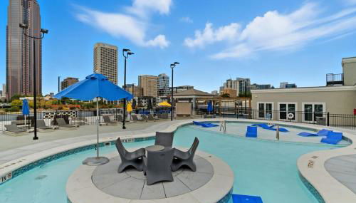 Luxury King Bed Suite - Pool - Gym - Parking - Foto 3