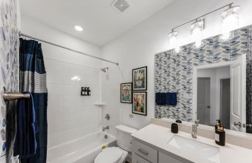 Luxury Oasis - Glam Decor, Putting Green, Arcade Fun & EV Station - Foto 37