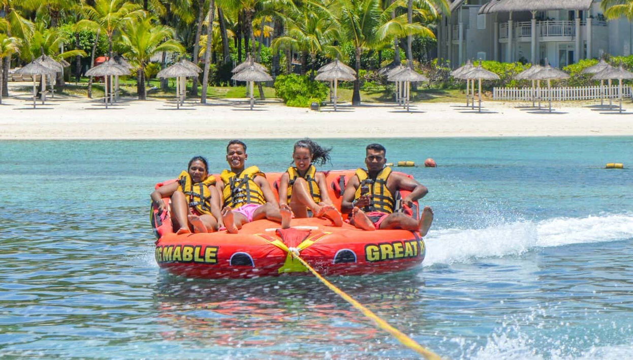 Activités aquatiques à Belle Mare + bateau à moteur dans l'est de l'île Maurice