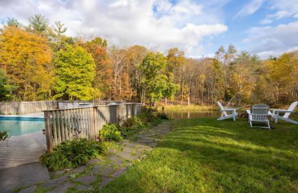 4BDR Heritage Estate w Pool Private Pond Fire Pit Cortland by AvantStay - Foto 26