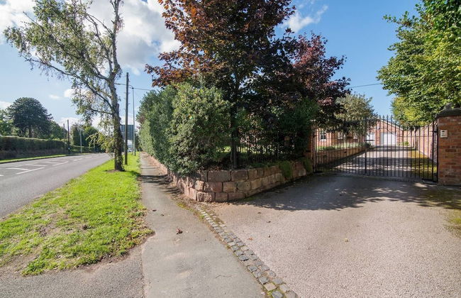 Super Spacious Barn Conversion With Free Wifi, Netflix Fireplace - Photo 35