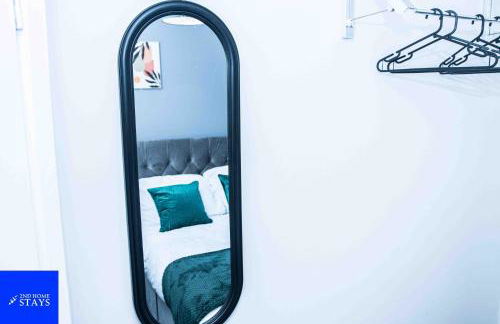 2ndHomeStays-Walsall- A Charming 3-Bed Home with Landscape View - Suitable for Contractors and Families -Large Parking for 3 Vans - Sleeps 7- 7 mins to J10 M6 and 21 mins to Birmingham - Foto 37