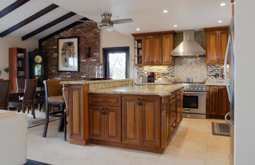 Stunning Home & Spectacular View - Photo 10