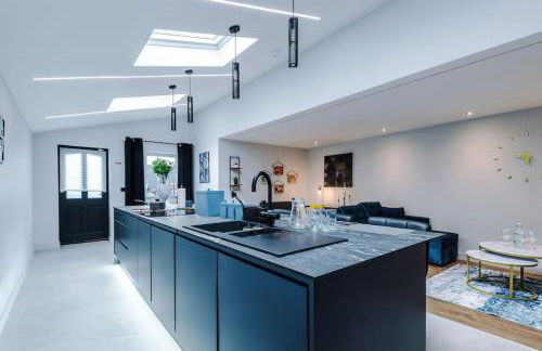 Incredible Home With Games Room, Sleeps 8, Parking Included, Perfect For Groups, Families, Contractors, Professionals - Photo 48