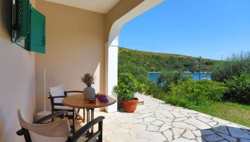 Spiros Saint Stephanos - Foto 4, Garden, Garden view