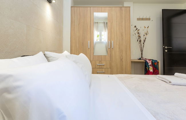 Borts Apartment - Photo 2