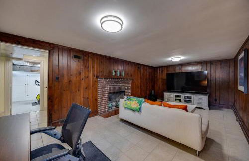 Harrisonburg Hidden Gem Across from JMU & Hotspots - Foto 44