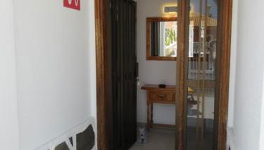 LAS ROSAS by RENTMEDANO Stunning luxury Chocolate Box villa with private heated pool & wifi - Foto 4