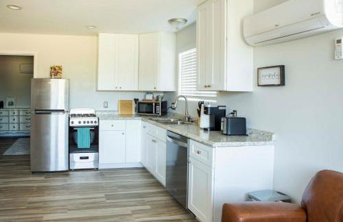 Poolside Relaxation Couples Retreat in Peoria! - Foto 11