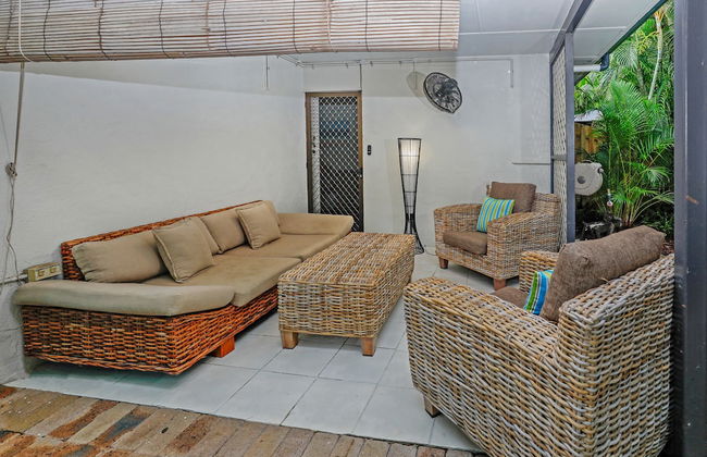 Tropical Unit with Private Fenced Garden Close to The Beach 5 - Foto 7